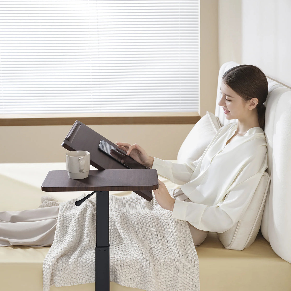 طاولة جانبية قابلة لتعديل الارتفاع من سيهو D01، طاولة سرير